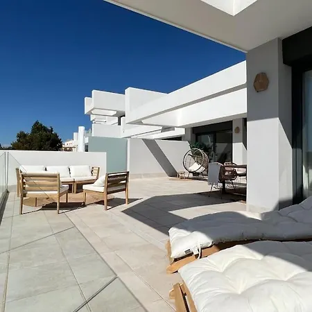 Pure South Penthouse Sea View *