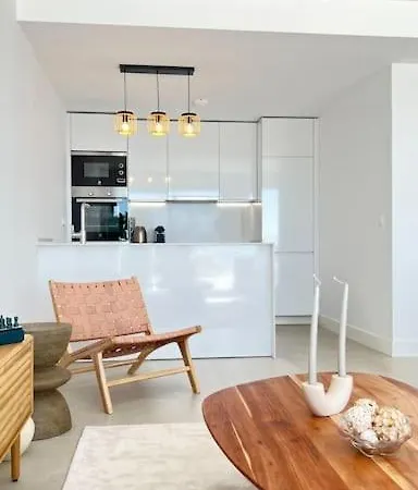 Pure South Penthouse Sea View *